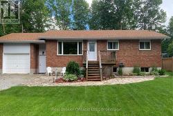 16 MUNDY AVENUE Tiny, ON L9M 0B5