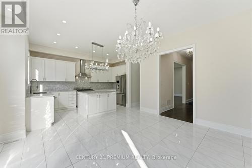 18 Landview Road, Brampton, ON - Indoor Photo Showing Kitchen