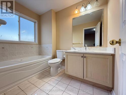 5640 Stella Lane, Burlington, ON - Indoor Photo Showing Bathroom