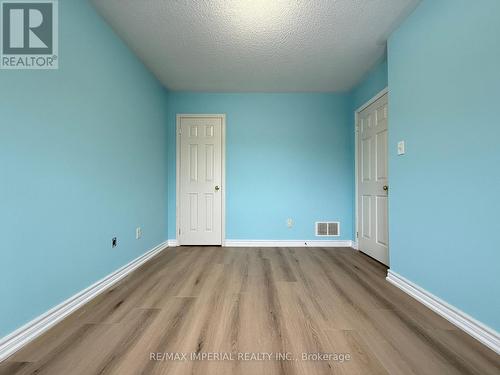 5640 Stella Lane, Burlington, ON - Indoor Photo Showing Other Room