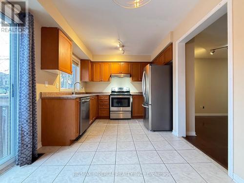 5640 Stella Lane, Burlington, ON - Indoor Photo Showing Kitchen