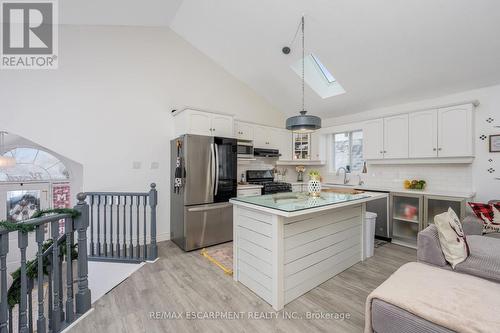 85 Biscayne Crescent, Orangeville, ON - Indoor Photo Showing Kitchen