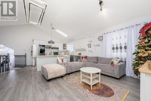85 Biscayne Crescent, Orangeville, ON - Indoor Photo Showing Living Room