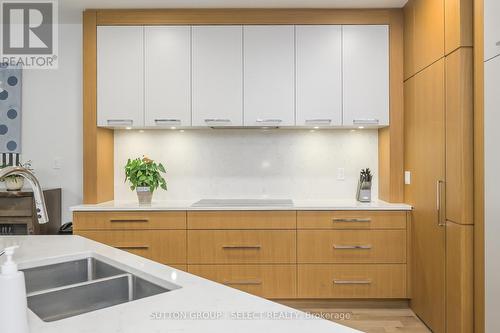 346 Bradwell Chase, London North (North R), ON - Indoor Photo Showing Kitchen With Double Sink