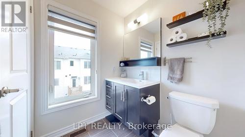 10 Snowberry Lane, Hamilton, ON - Indoor Photo Showing Bathroom