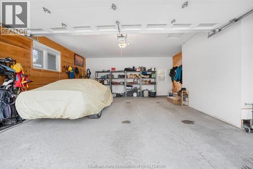 32 Lynnwood Drive, Chatham, ON - Indoor Photo Showing Garage