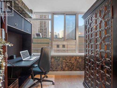 810 - 45 Carlton Street, Toronto, ON - Indoor Photo Showing Office