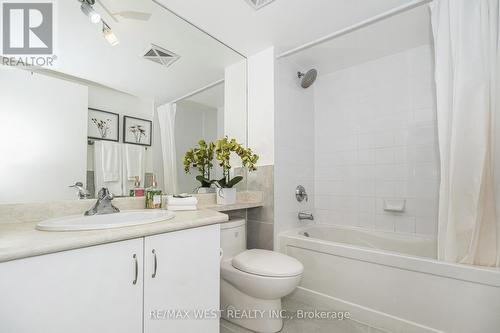 465 - 209 Fort York Boulevard, Toronto, ON - Indoor Photo Showing Bathroom