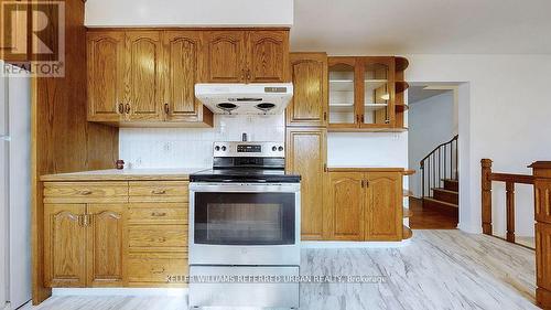 15 Thistlewaite Crescent, Toronto, ON - Indoor Photo Showing Kitchen