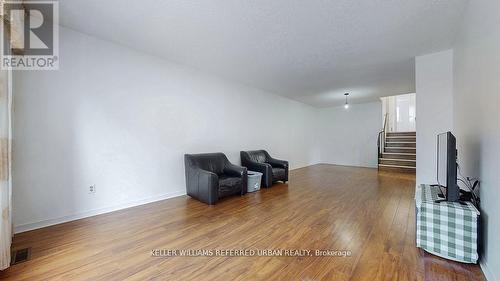 15 Thistlewaite Crescent, Toronto, ON - Indoor Photo Showing Other Room