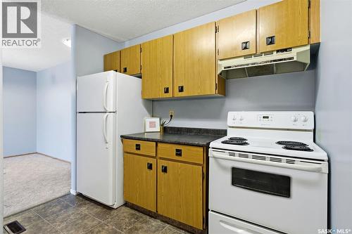 17 6575 Rochdale Boulevard, Regina, SK - Indoor Photo Showing Kitchen