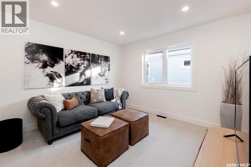 143 Cockcroft Manor, Saskatoon, SK - Indoor Photo Showing Living Room