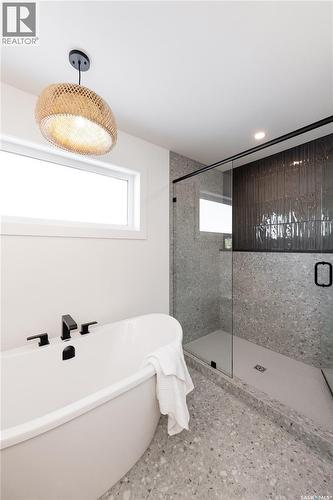 143 Cockcroft Manor, Saskatoon, SK - Indoor Photo Showing Bathroom