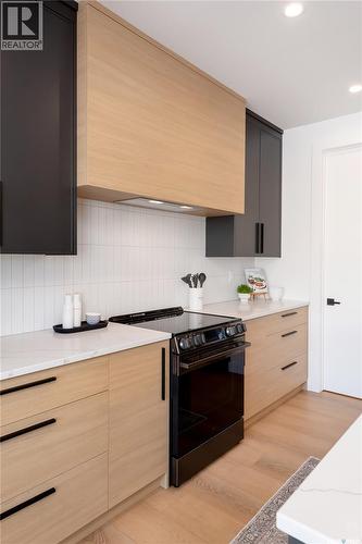 143 Cockcroft Manor, Saskatoon, SK - Indoor Photo Showing Kitchen