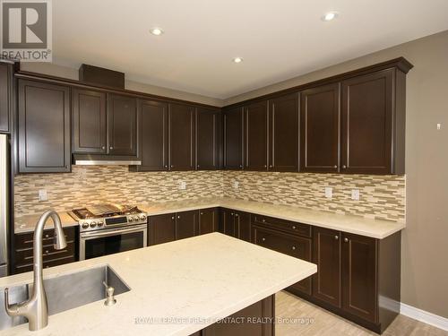 30 Forsyth Crescent, Springwater, ON - Indoor Photo Showing Kitchen With Upgraded Kitchen