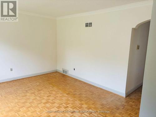 100 Ballacaine Drive, Toronto, ON - Indoor Photo Showing Other Room