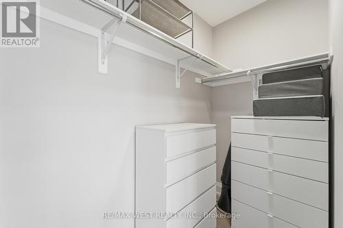 922 Fourth Street, Mississauga, ON - Indoor