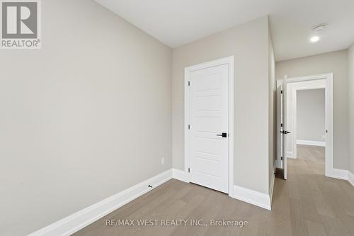 922 Fourth Street, Mississauga, ON - Indoor Photo Showing Other Room