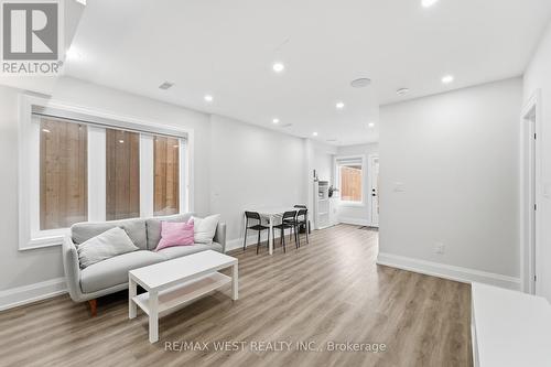 922 Fourth Street, Mississauga, ON - Indoor