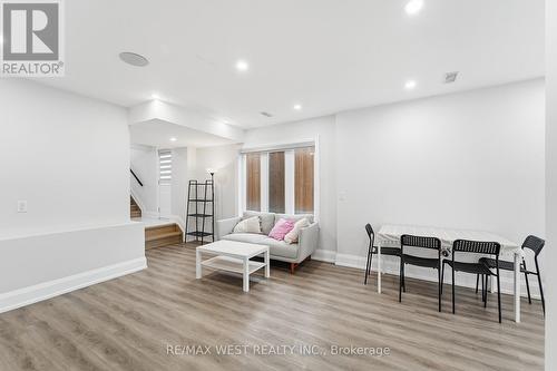 922 Fourth Street, Mississauga, ON - Indoor