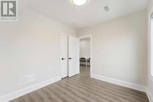 922 Fourth Street, Mississauga, ON - Indoor Photo Showing Other Room