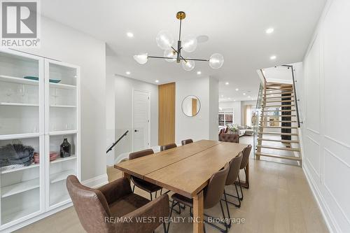 922 Fourth Street, Mississauga, ON - Indoor Photo Showing Dining Room