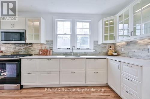 3 - 1067 Mosley Street, Wasaga Beach, ON - Indoor Photo Showing Kitchen With Upgraded Kitchen