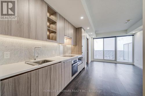 2303 - 85 Mcmahon Drive, Toronto, ON - Indoor Photo Showing Kitchen With Upgraded Kitchen