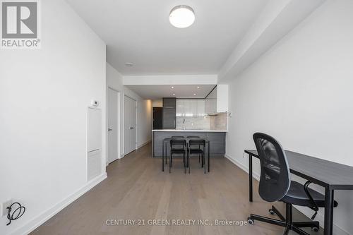 4006 - 488 University Avenue, Toronto, ON - Indoor Photo Showing Office