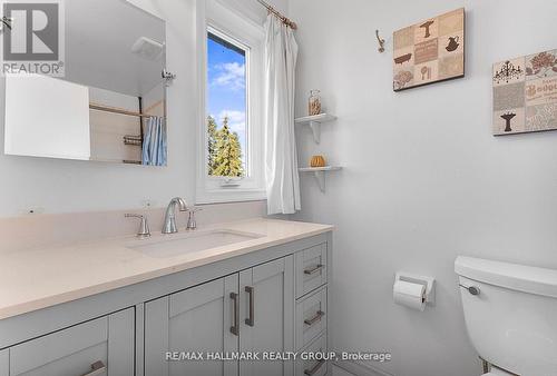 93 Cedarock Drive, Ottawa, ON - Indoor Photo Showing Bathroom