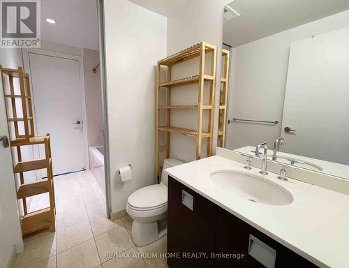 1109 - 33 Charles Street E, Toronto, ON - Indoor Photo Showing Bathroom