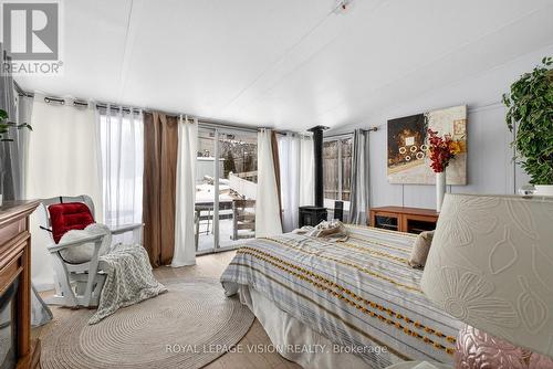 290 Nassau Street, Oshawa, ON - Indoor Photo Showing Bedroom