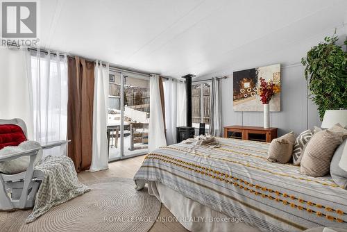 290 Nassau Street, Oshawa, ON - Indoor Photo Showing Bedroom