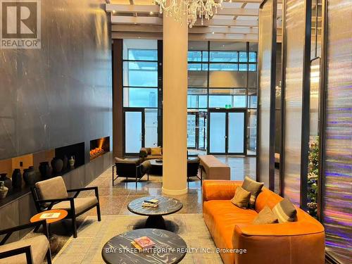 4301 - 8 Interchange Way W, Vaughan, ON - Indoor