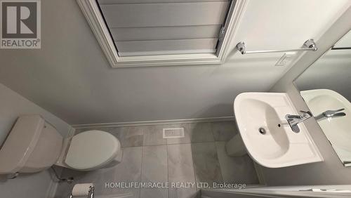 344 Madelaine Drive, Barrie, ON - Indoor Photo Showing Bathroom