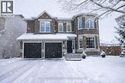 34 KEIGHLEY CIRCLE  Ottawa, ON K2K 3H8