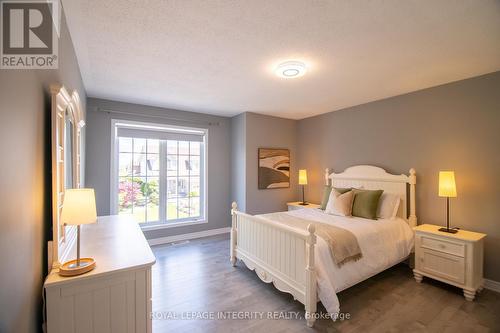 34 Keighley Circle, Ottawa, ON - Indoor Photo Showing Bedroom
