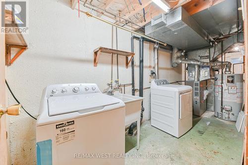 56 - 41 Mississauga Valley Boulevard, Mississauga, ON - Indoor Photo Showing Laundry Room