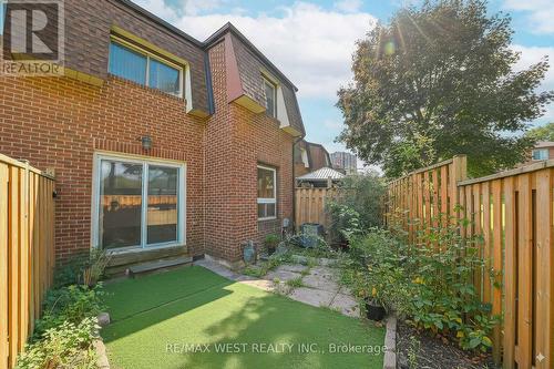 56 - 41 Mississauga Valley Boulevard, Mississauga, ON - Outdoor With Exterior