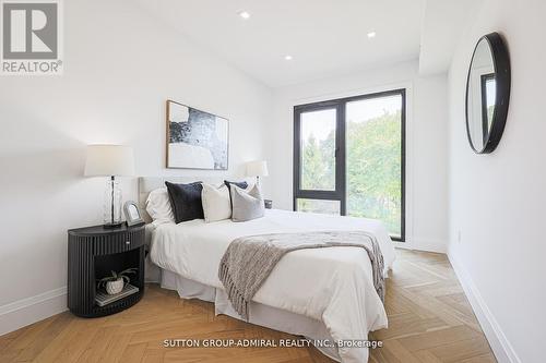 957 Dormer Street, Mississauga, ON - Indoor Photo Showing Bedroom