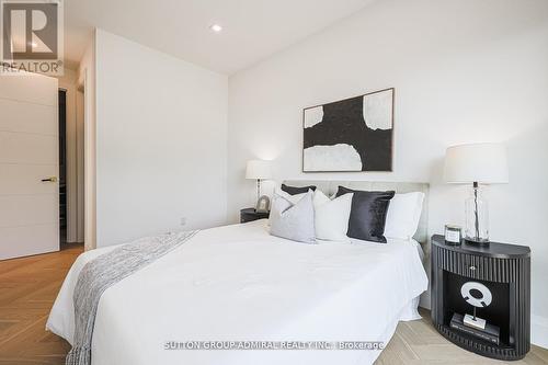 957 Dormer Street, Mississauga, ON - Indoor Photo Showing Bedroom