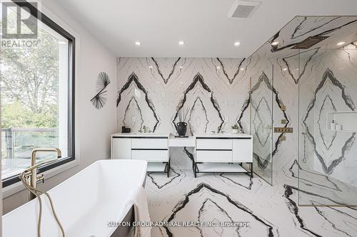 957 Dormer Street, Mississauga, ON - Indoor Photo Showing Bathroom