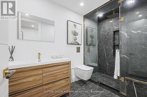 957 Dormer Street, Mississauga, ON - Indoor Photo Showing Bathroom