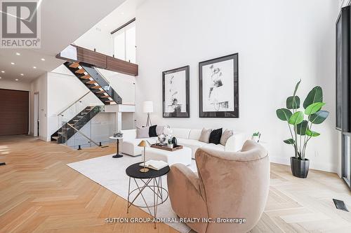 957 Dormer Street, Mississauga, ON - Indoor