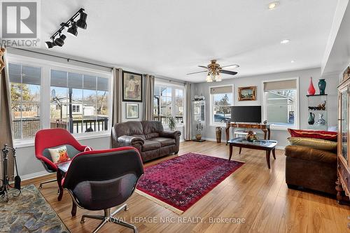 3205 Poplar Avenue, Fort Erie (Ridgeway), ON - Indoor Photo Showing Living Room