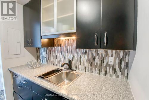 1105 - 556 Laurier Avenue W, Ottawa, ON - Indoor Photo Showing Kitchen With Double Sink