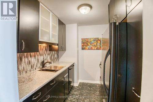 1105 - 556 Laurier Avenue W, Ottawa, ON - Indoor Photo Showing Kitchen With Double Sink