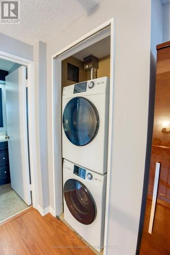 1105 - 556 Laurier Avenue W, Ottawa, ON - Indoor Photo Showing Laundry Room