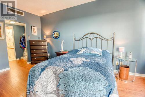 1105 - 556 Laurier Avenue W, Ottawa, ON - Indoor Photo Showing Bedroom