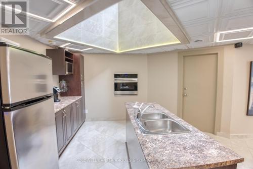 1105 - 556 Laurier Avenue W, Ottawa, ON - Indoor Photo Showing Kitchen With Double Sink